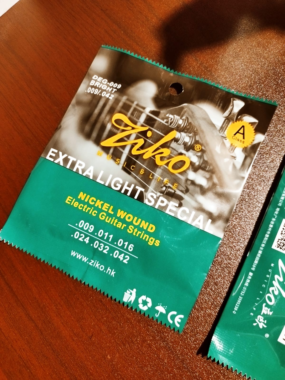 Electric Guitar Strings - Image 2