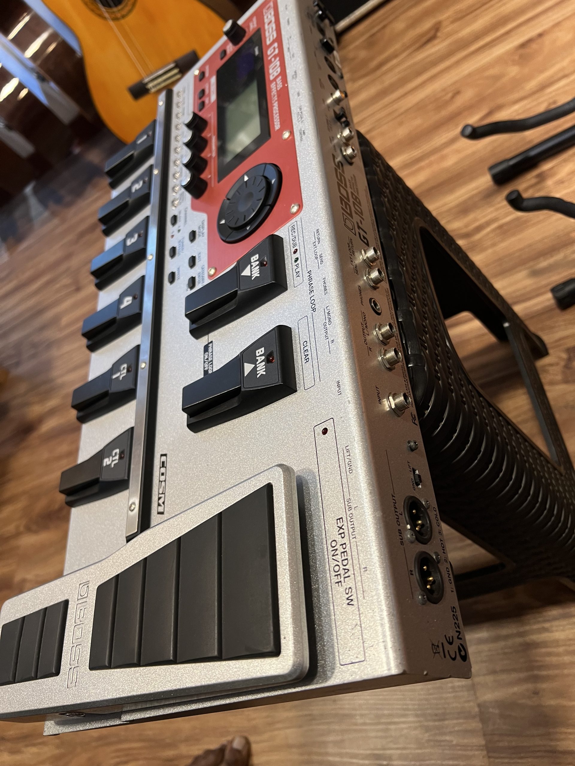 BOSS GT 10B GUITAR EFFECT PROCESSOR - Image 3