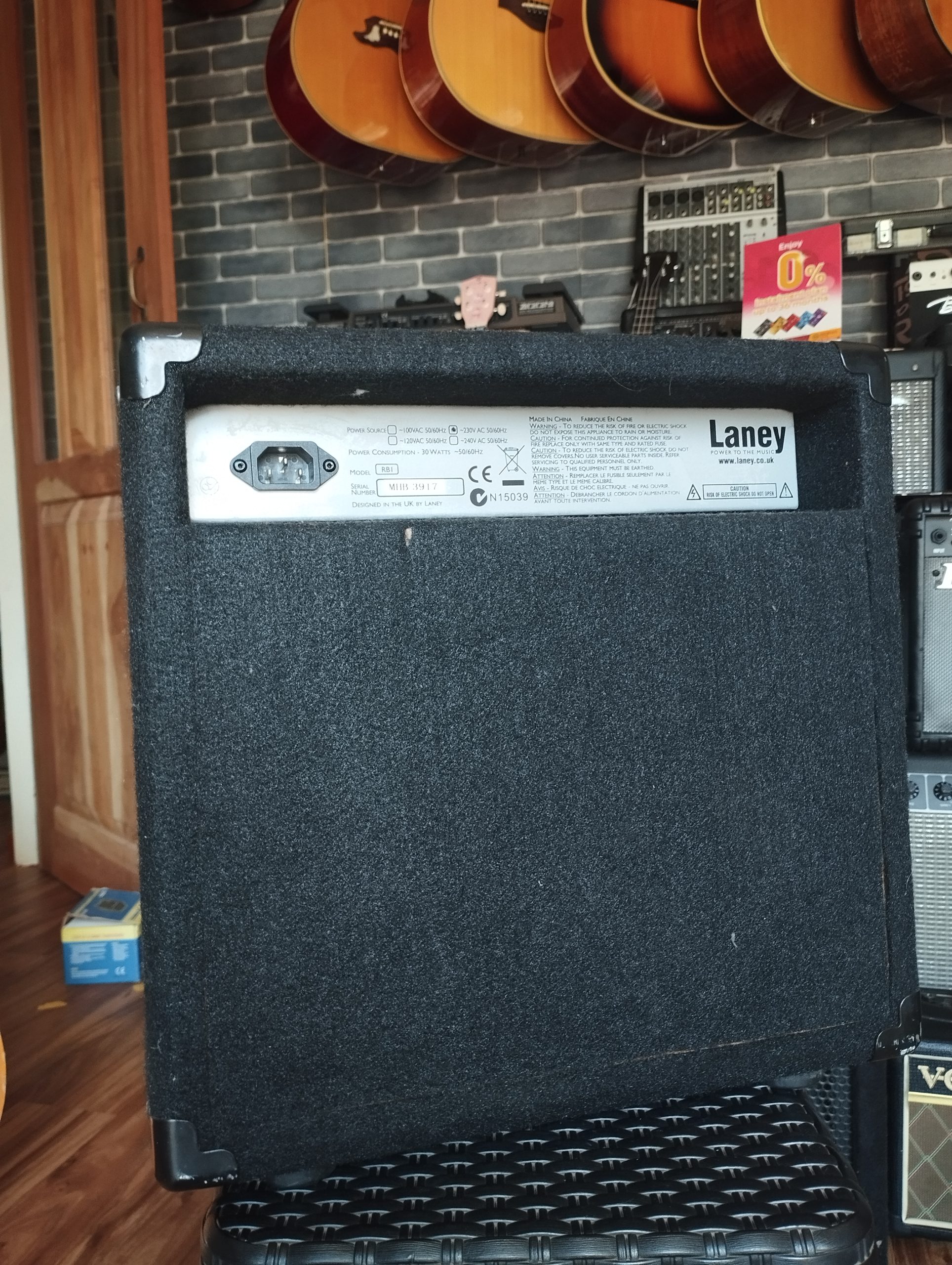 LANEY RB1 BASS GUITAR AMPLIFIER - Image 3