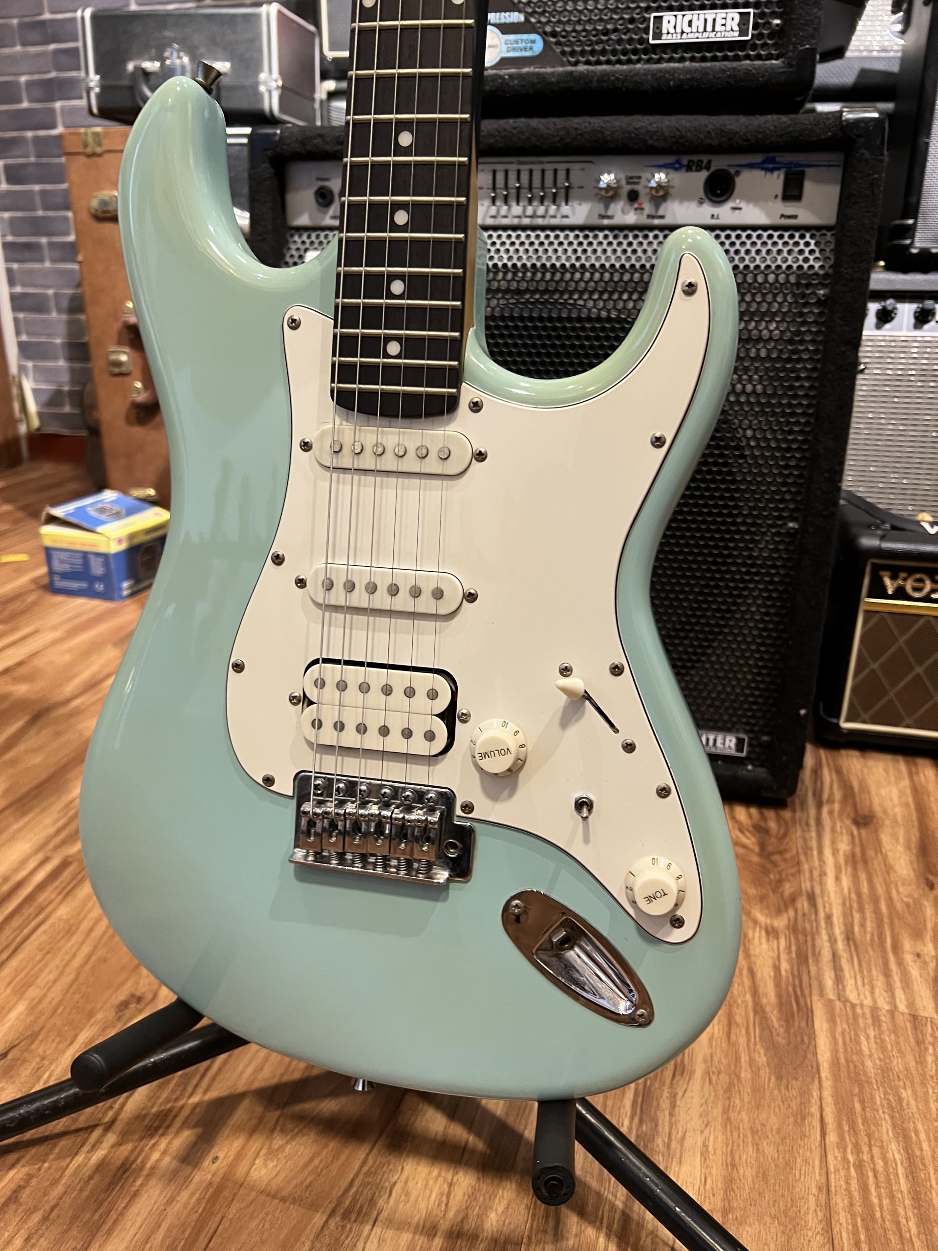 CORONA SERIES ELECTRIC GUITAR - Image 2