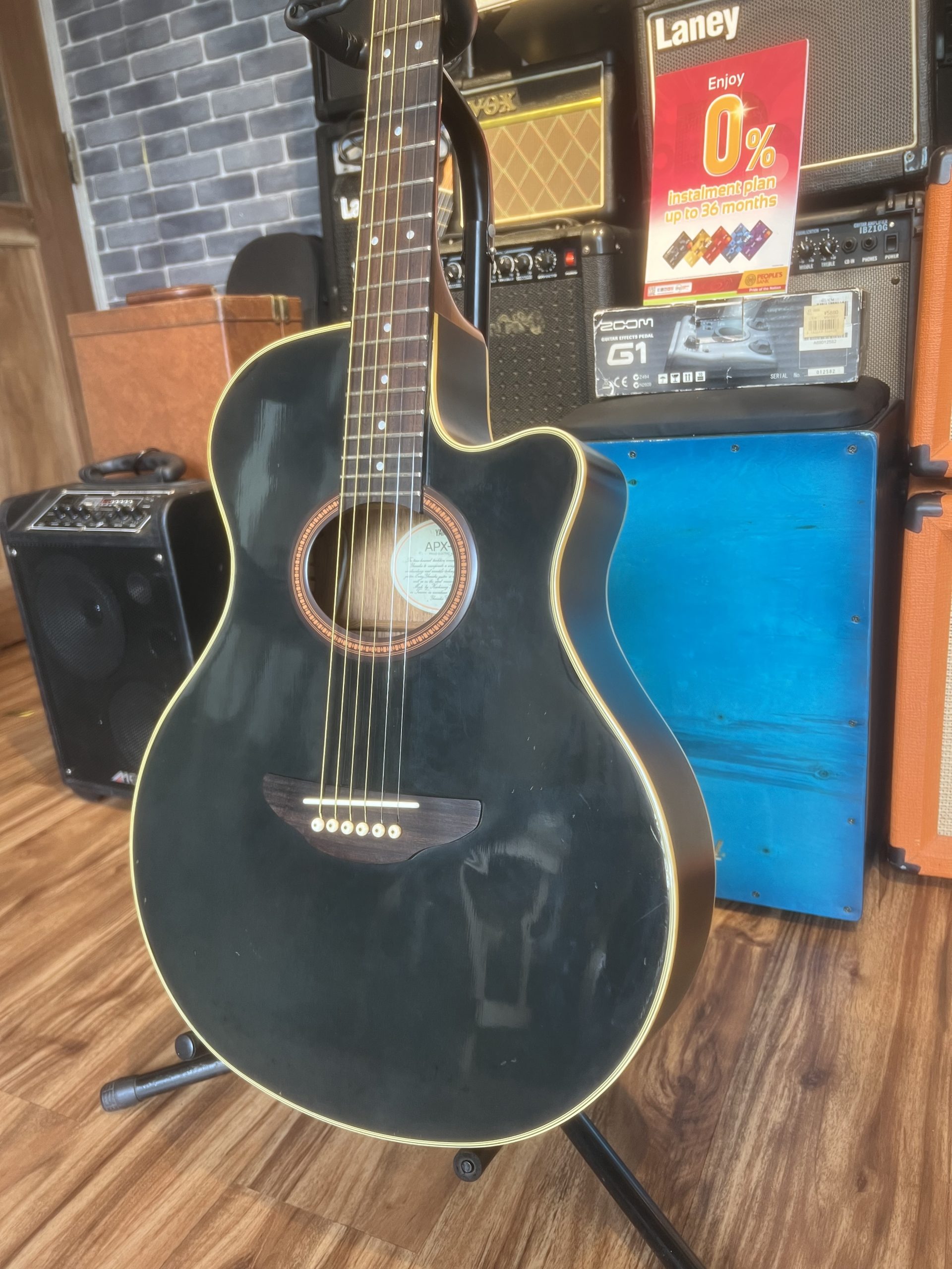 YAMAHA APX 4A ACOUSTIC ELECTRIC GUITAR - Image 6