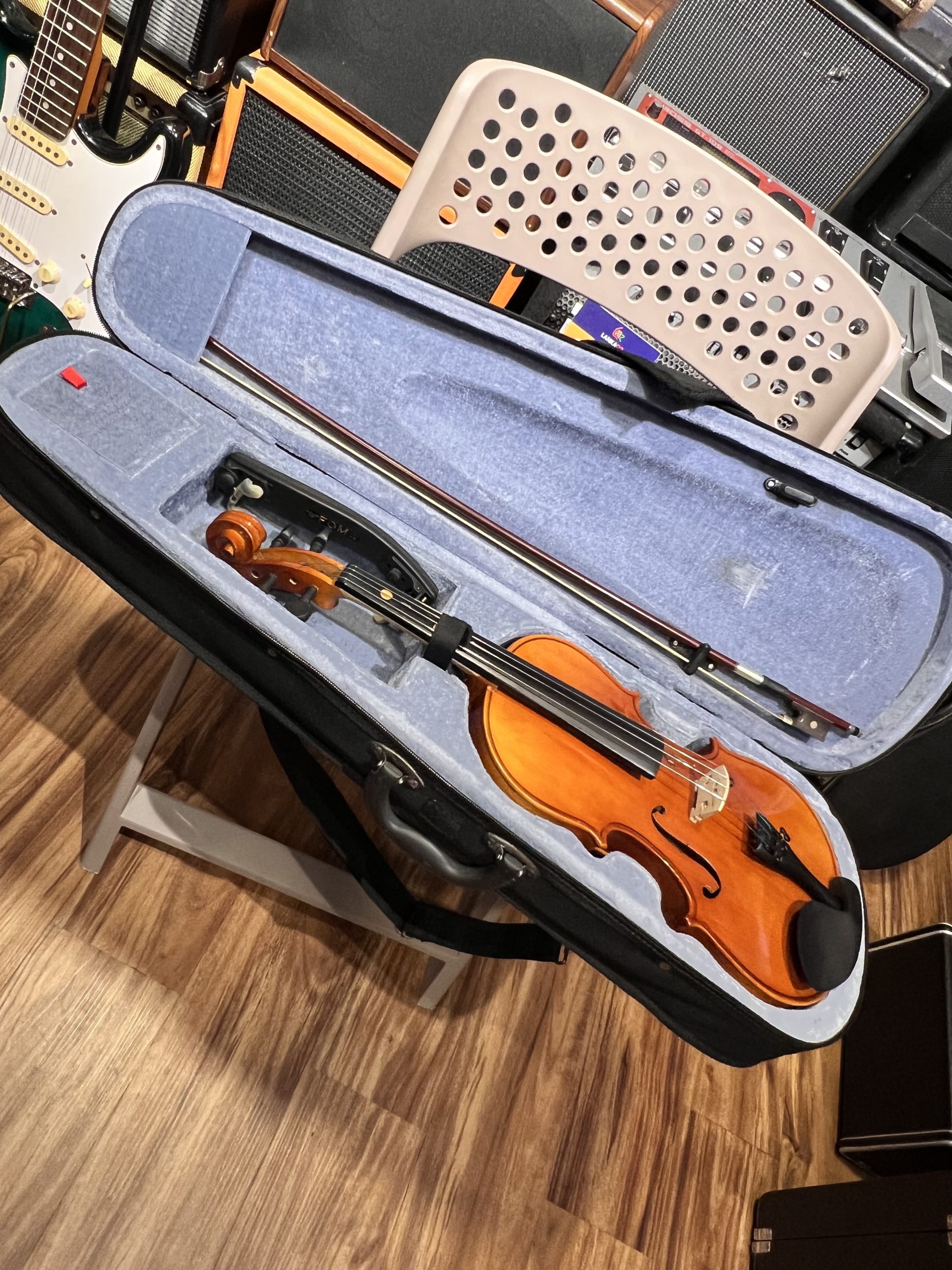 Imported 4/4 Violin - Image 4