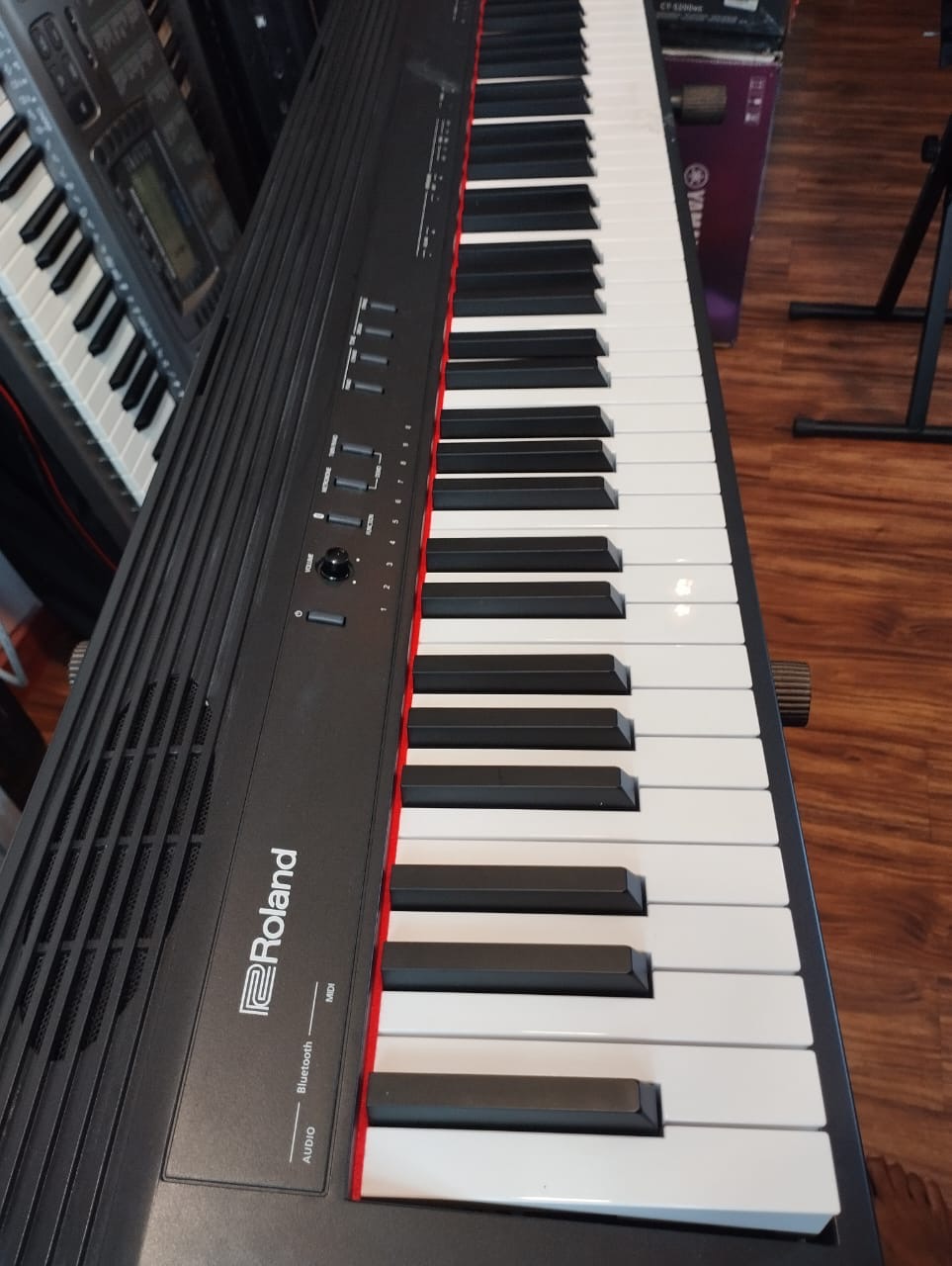 ROLAND DIGITAL PIANO - Image 2