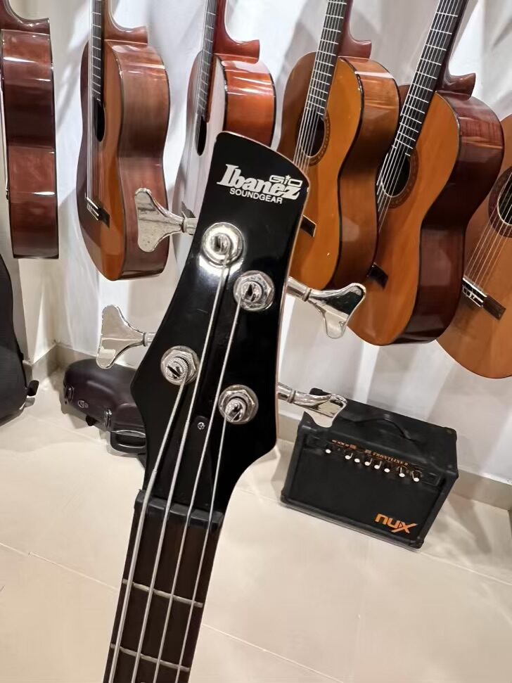 Ibanez Soundgear Bass Guitar - Image 2