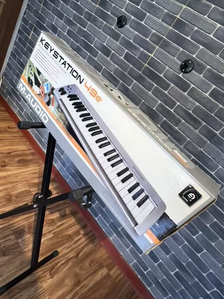 M-AUDIO KEYSTATION 49e USB MIDI Controller