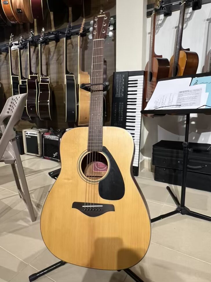YAMAHA FG 650MS ACOUSTIC GUITAR