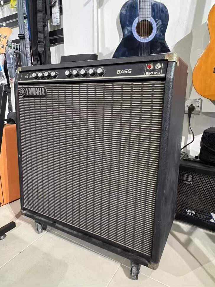 YAMAHA BASS Amplifier