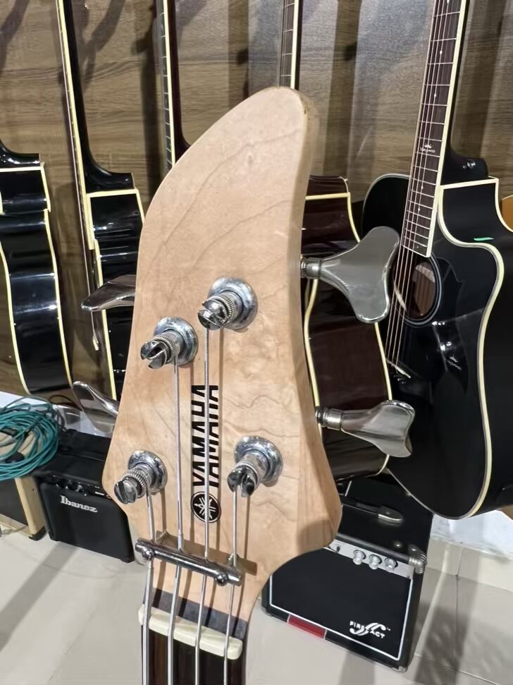 YAMAHA RBX 170 BASS GUITAR - Image 3