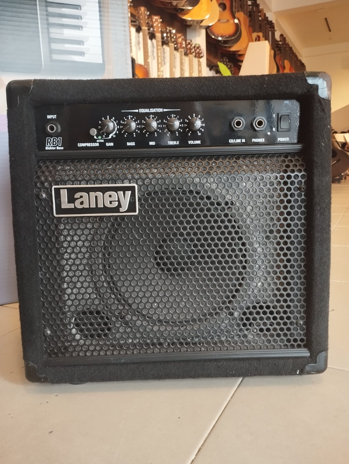 LANEY RB1 BASE AMP