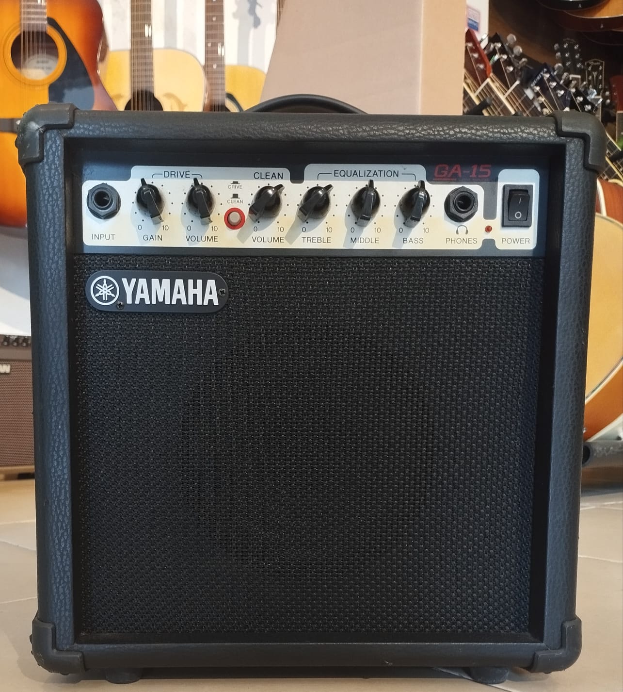 YAMAHA GA 15 GUITAR AMPLIFIER