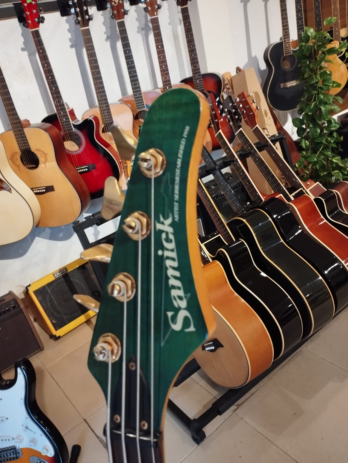 SAMICK ARTIST SERIES BASS GUITAR - Image 2