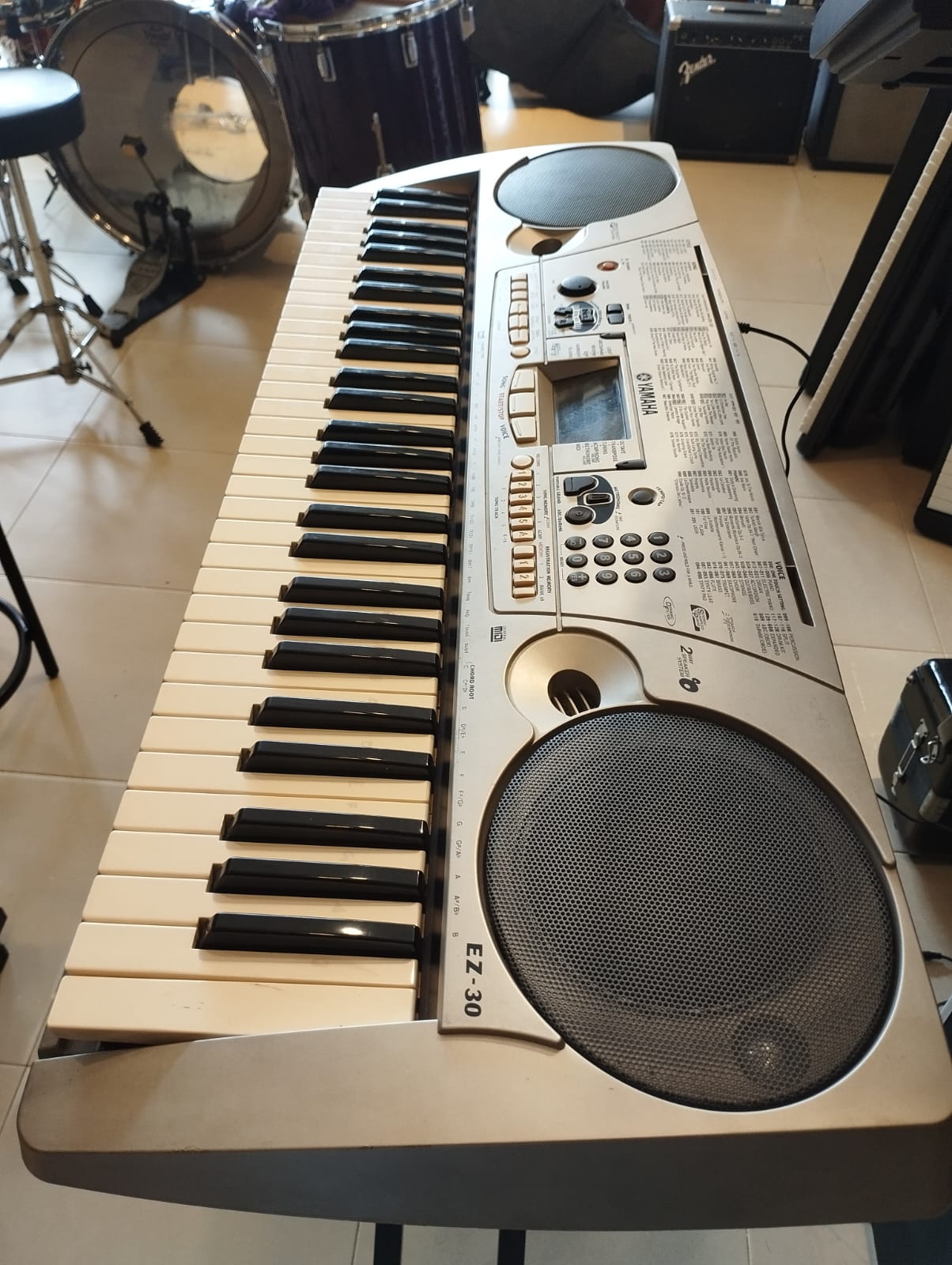 YAMAHA EZ-30 Electronic Keyboard