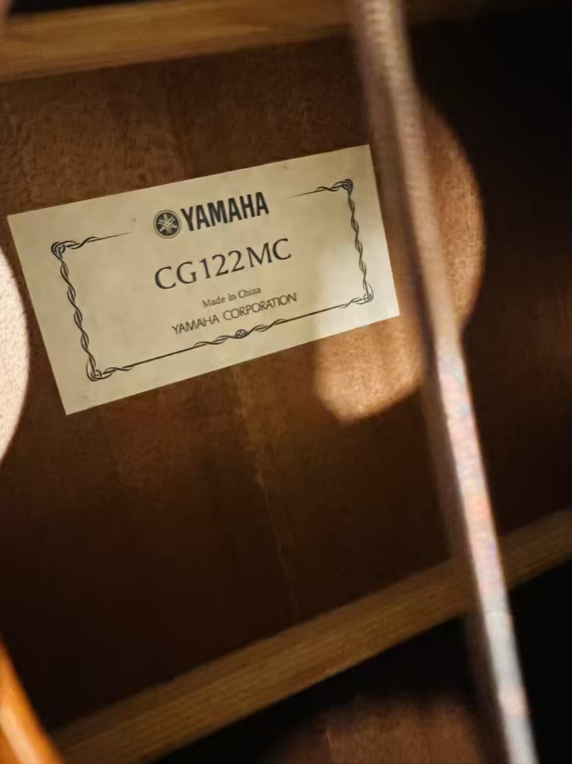 YAMAHA CG 122 MC Classical Guitar - Image 2