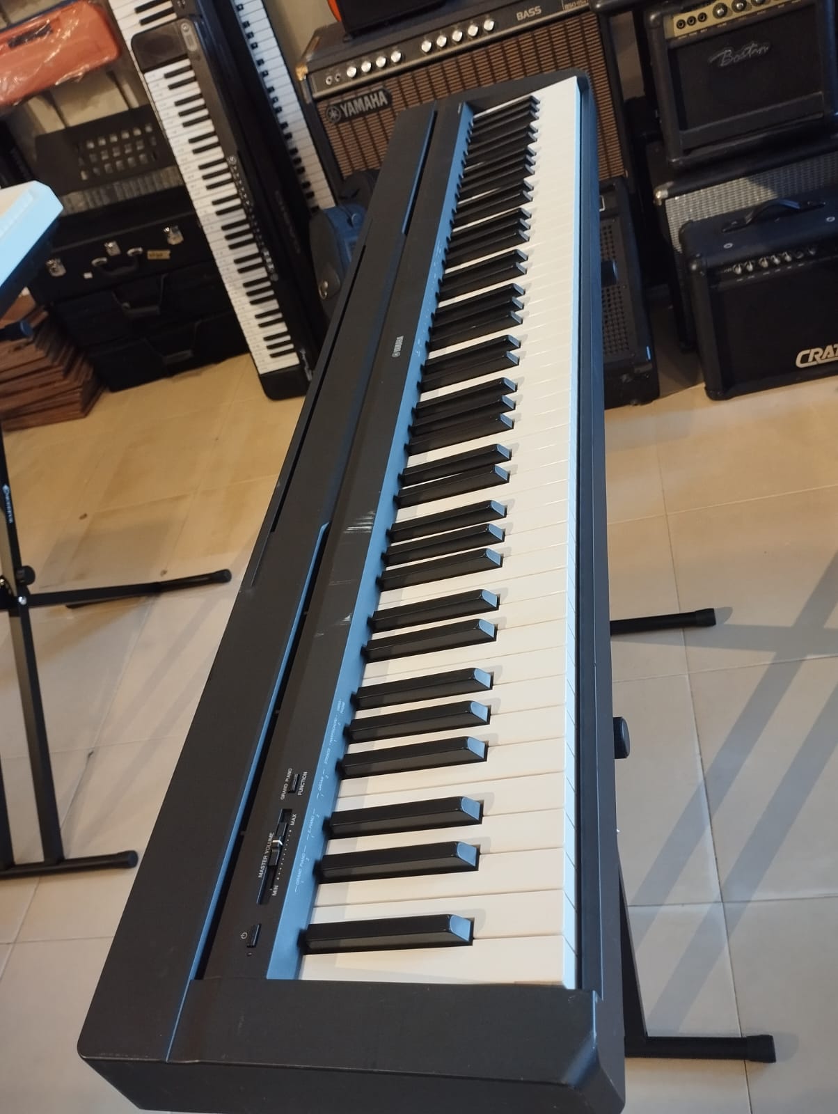 YAMAHA DIGITAL PIANO-P-45